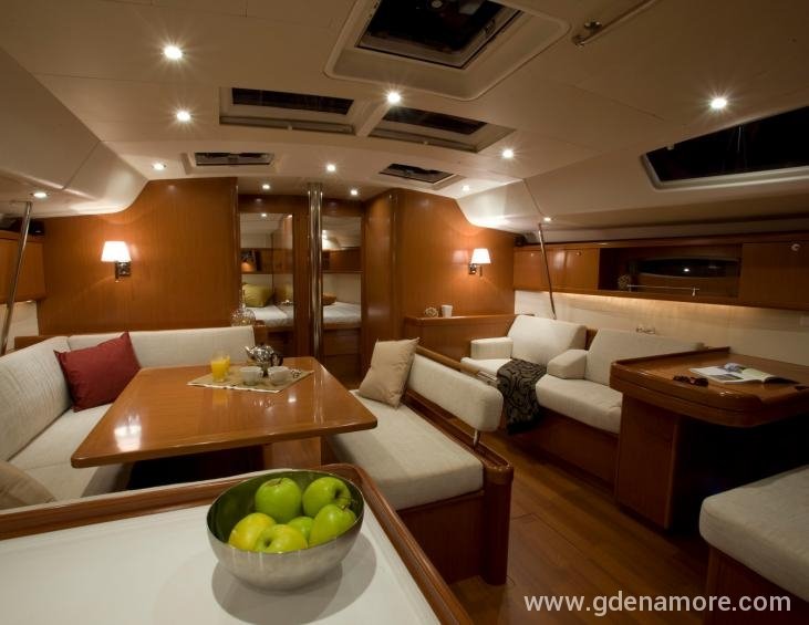 Oceanis 54 Captain John Salon (2)